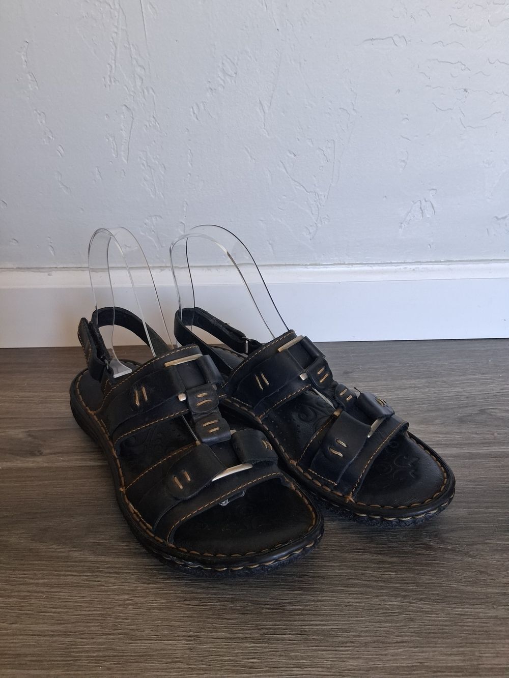 Born Black Leather Slingback Comfort Sandals Women's Strappy Casual Walking Sz 6